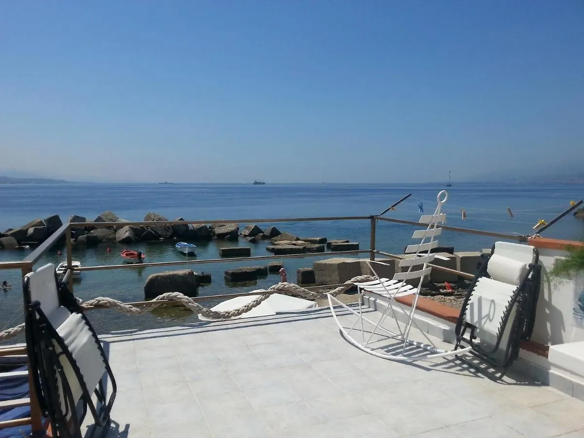 Limoni Sul Mare Bed & Breakfast Torre Faro