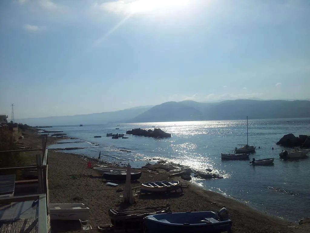 Limoni Sul Mare Bed & Breakfast Torre Faro