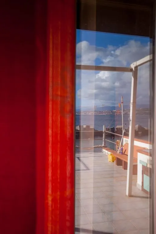 Limoni Sul Mare Bed & Breakfast Torre Faro